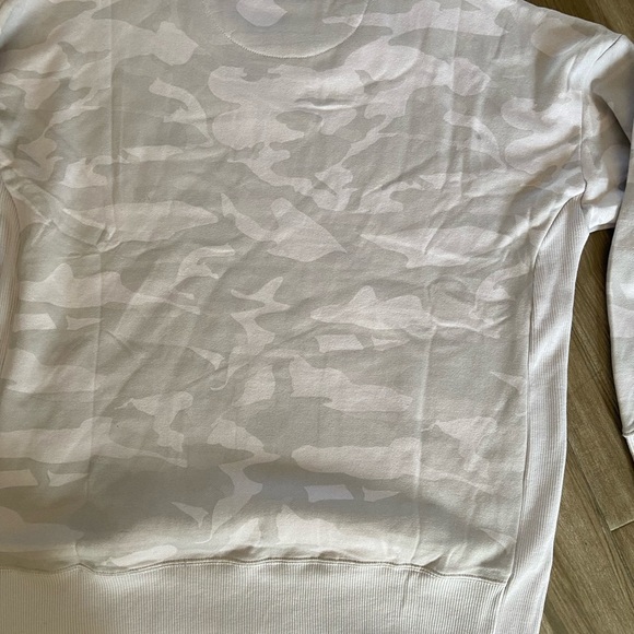 90 Degrees by reflex sweatshirt - Picture 10 of 12